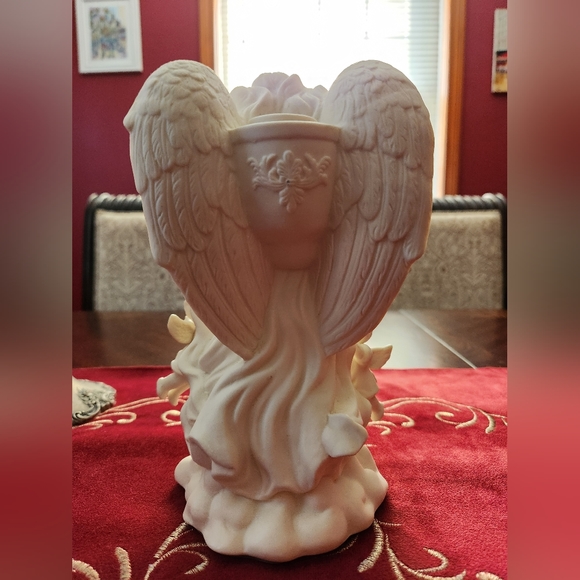 PartyLite P7713 Angel of Light w/ Two Cherubs, Stick Candle Holder - Picture 3 of 4